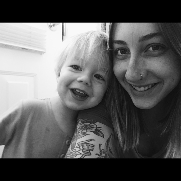 Meet your Posher, Tori - Picture 1 of 1